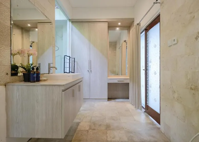 Villa Puri Gading By The Lavana - 5 Bedroom